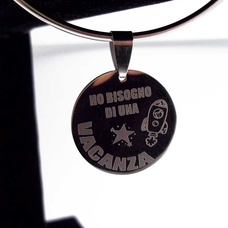 Ciondolo acciaio Ho Bisogno Di Una Vacanza 24 mm 5 pz - ho99 - Bijouxfaidate.it Ciondolo acciaio Ho Bisogno Di Una Vacanza 24 mm 5 pz (ho99) - Bijouxfaidate.it